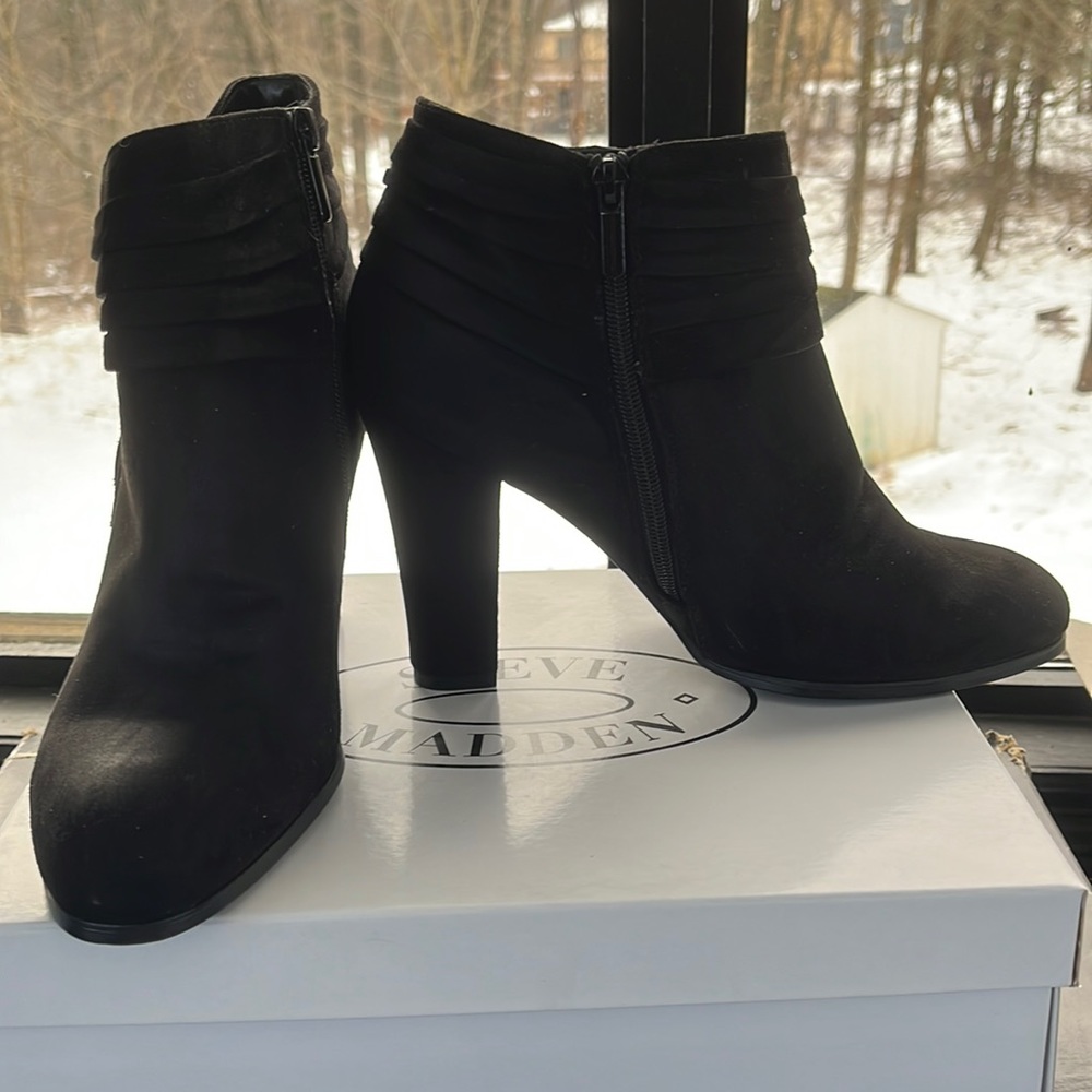Black ankle heel size 10 womens